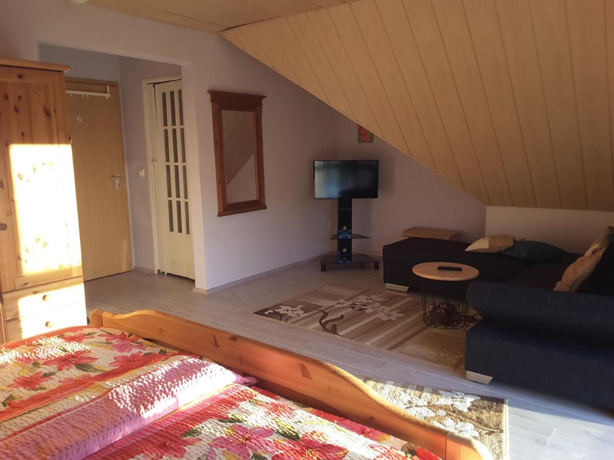Die Ferienwohnung Lindenhof Целль-ан-дер-Мозель Экстерьер фото